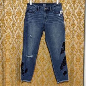 Ankle Cut Feather Embroidered Ripped Fringe Jeans